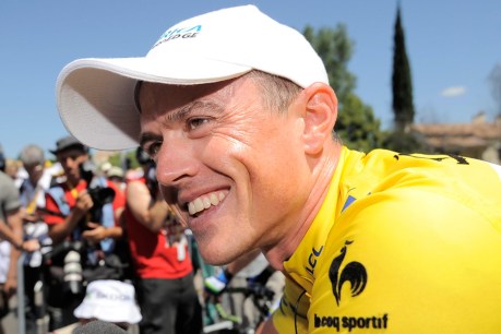 Gerrans gifts yellow jersey to GreenEdge teammate