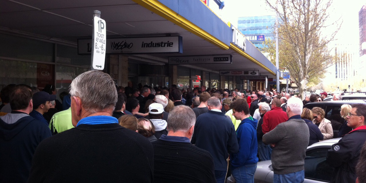 Late this morning a huge crowd gathered outside Trims for its liquidation sale.