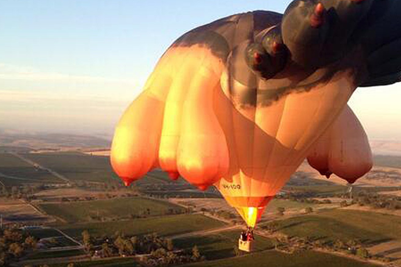 Skywhale over the Barossa. Photo: @mitzevich/Twitter