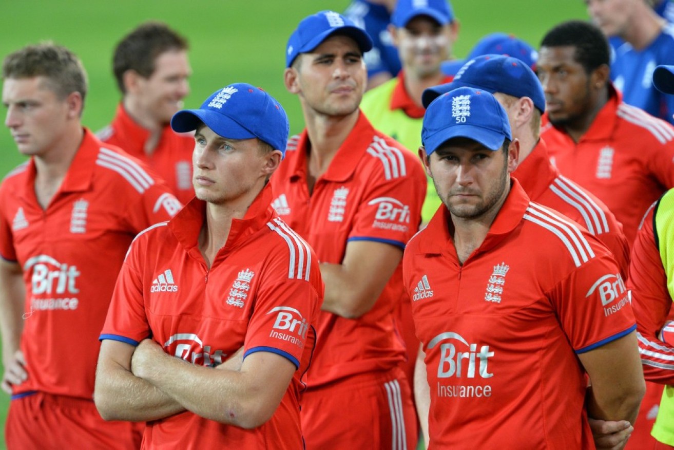 Joe Root (l) and Tim Bresnan after another loss