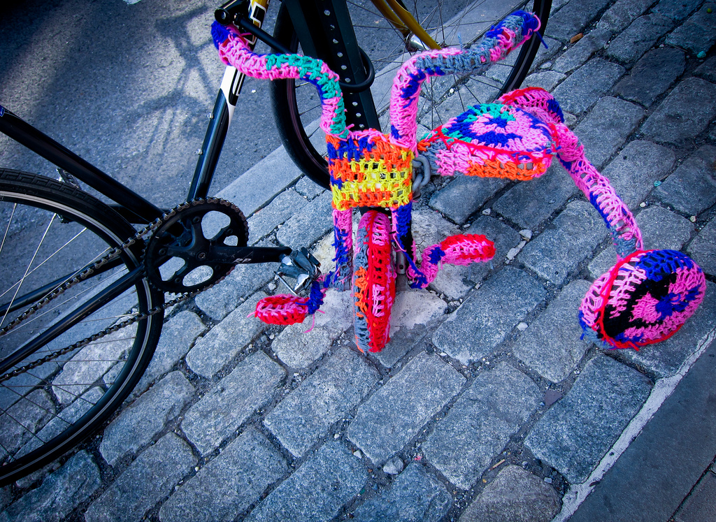 Yarn bombing in New York. Photo: ercwrttmn/flickr