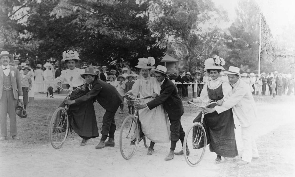 The start of a ladies' cycle race in 1900 in Mount Gambier, photographer Herbert Collyer. Courtesy  State Library of SA (ref B 46443)