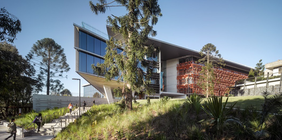 UQ Advanced Engineering Building, Richard Kirk Architect HASSELL Joint Venture (Qld) - National Award for Sustainable Architecture. Photo: Peter Bennetts.