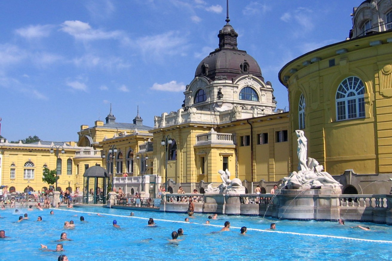 Széchenyi Medicinal Bath in Budapest. Photo: Vlasta Juricek/flickr 