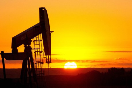 Oil’s fall: an opportunity for manufacturers