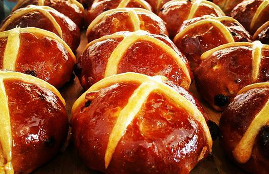 Stirling Cellars and Patisserie sour dough hot cross buns resized