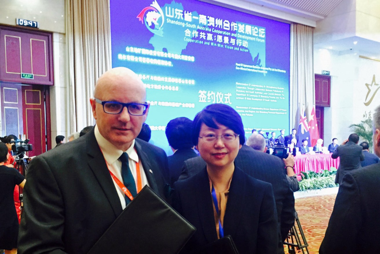 Nigel McBride and Madam  Xu Qing at the Shandong-South Australia Cooperation and Development Forum