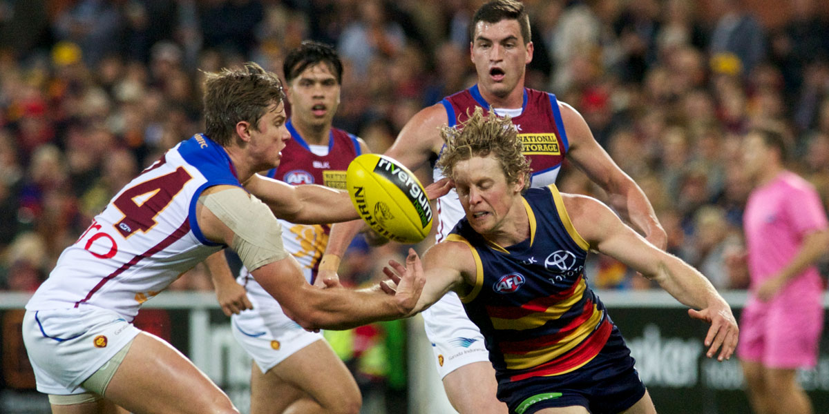 Rory Sloane competing for the ball. Photo: Michael Errey/InDaily