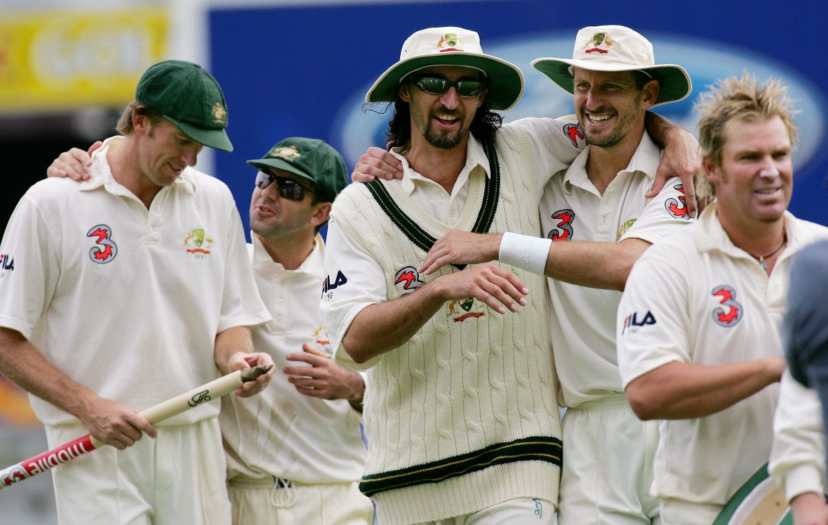Australian players Glenn McGrath (L), Ricky Ponting (2/L), Jason Gillespie (C), Michael Kasprowicz (2/R) and Shane Warne (R) celebrate as Australia demolishes New Zealand on the fourth day of the first Test being played at the Gabba in Brisbane, 21 November 2004. Australia defeated New Zealand by an innings and 156 runs with a day to spare. AFP PHOTO/William WEST