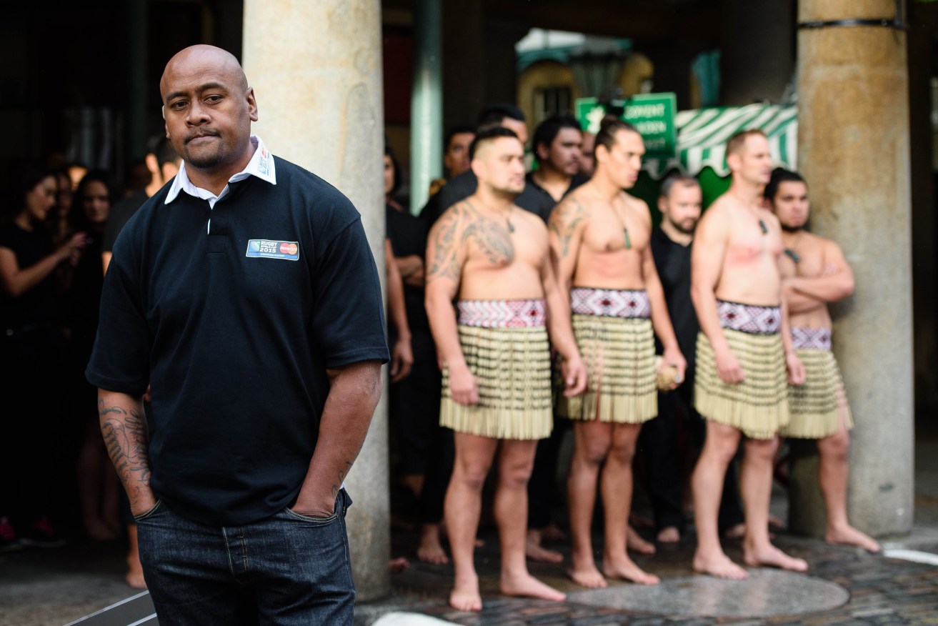 Jonah Lomu and members of the Ngati Ranana London Maori Club in London in September. AFP PHOTO / LEON NEAL