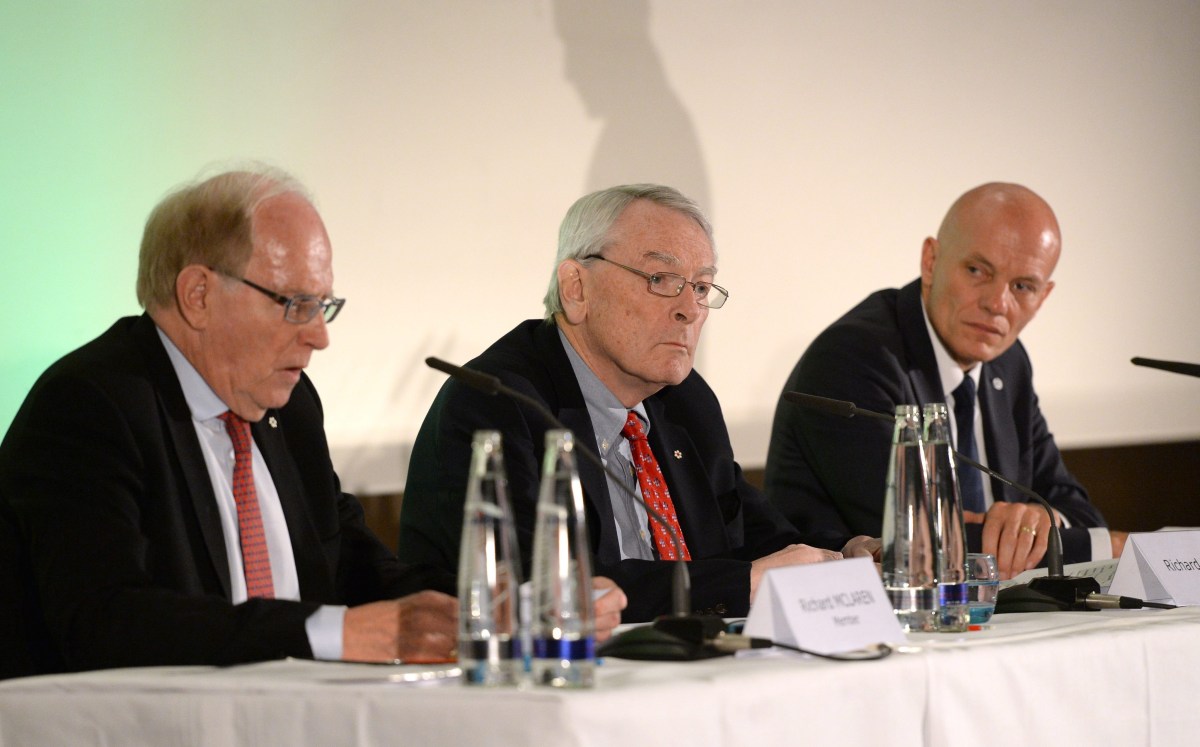 epa05101812 Richard Pound (C), head of the independent commission of the World Anti-Doping Agency (WADA), and members of the commission Richard H. McLaren (L), and Guenter Younger, hold a press conference in Unterschleissheim, Germany, 14 January 2016. At the press conference, the independent commission of the World Anti-Doping Agency (WADA) presented the second part of its report on the doping and corruption scandal in international athletics. EPA/SVEN HOPPE