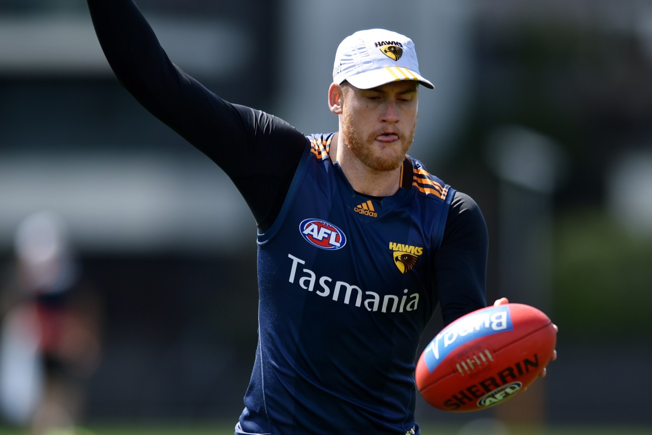 Hawthorn Hawks player Jarryd Roughead trains at the Ricoh Centre in Melbourne, Tuesday, Sept. 29, 2015. The Hawks will play the West Coast Eagles in the AFL Grand Final. (AAP Image/Tracey Nearmy) NO ARCHIVING