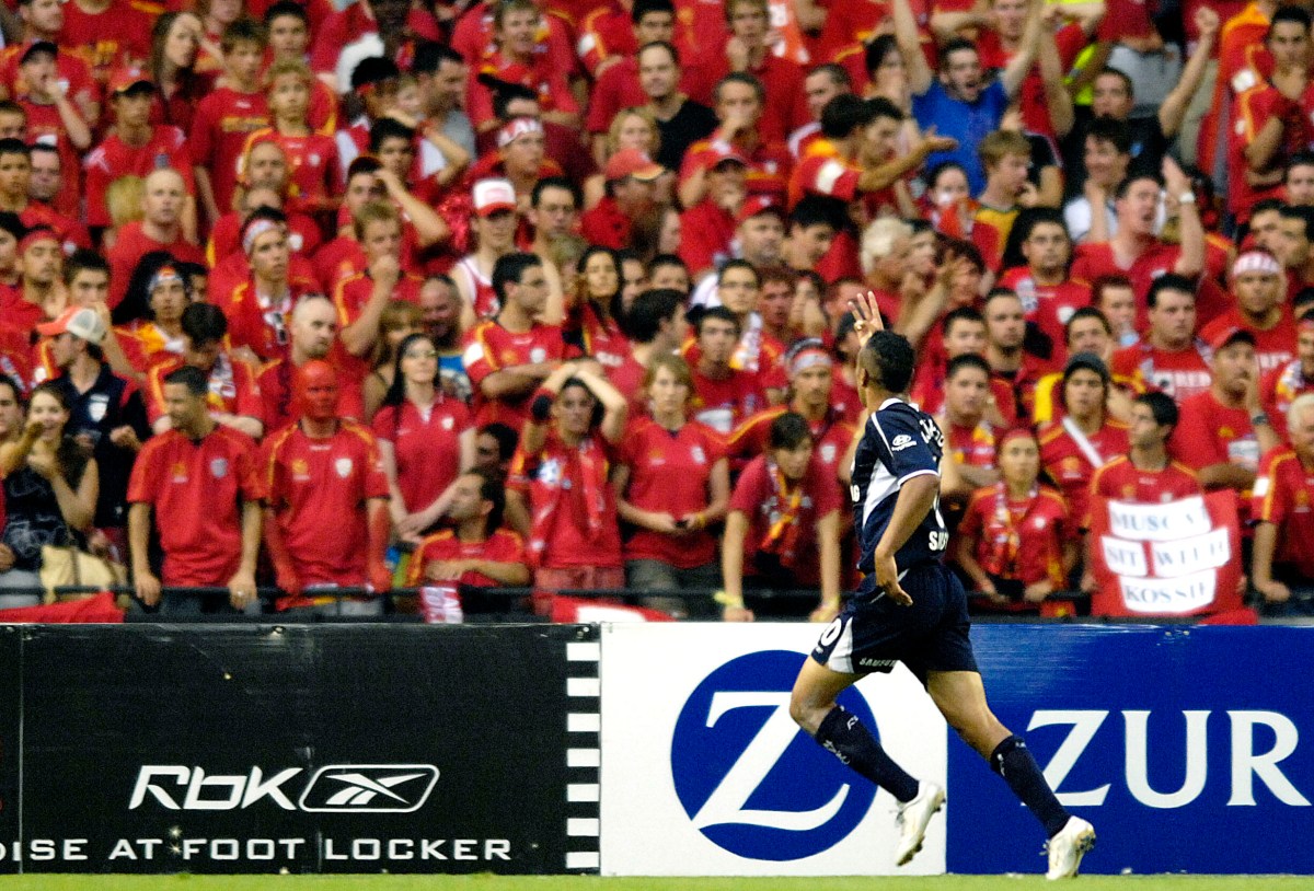 Ah, the memories... Melbourne Victory's Archie Thompson saluting the Adelaide faithful after he scored his third goal of five (!) during his side's 6-0 drubbing of United in the 2007 Grand Final. Photo: Martin Philbey, AAP.
