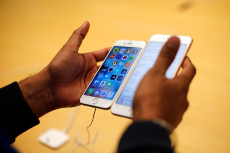 FBI cracks iPhone without Apple’s help