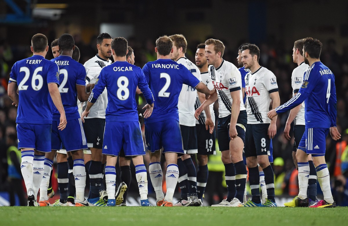 epa05287407 Tottenham (white) and Chelsea (blue) players during an altercation during the English Premier League soccer match between Chelsea FC and Tottenham Hotspur at Stamford Bridge stadium in London, Britain, 02 May 2016. Leicester was crowned English Premier League champions for the first time in the club's history clinching the title after a tie between Chelsea and Tottenham. EPA/ANDY RAIN EDITORIAL USE ONLY. No use with unauthorized audio, video, data, fixture lists, club/league logos or 'live' services. Online in-match use limited to 75 images, no video emulation. No use in betting, games or single club/league/player publications. EDITORI EDITORIAL USE ONLY