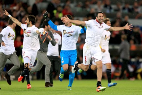 Sevilla fight back to win Europa League