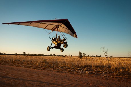 Daredevils’ outback motorkite dream takes flight