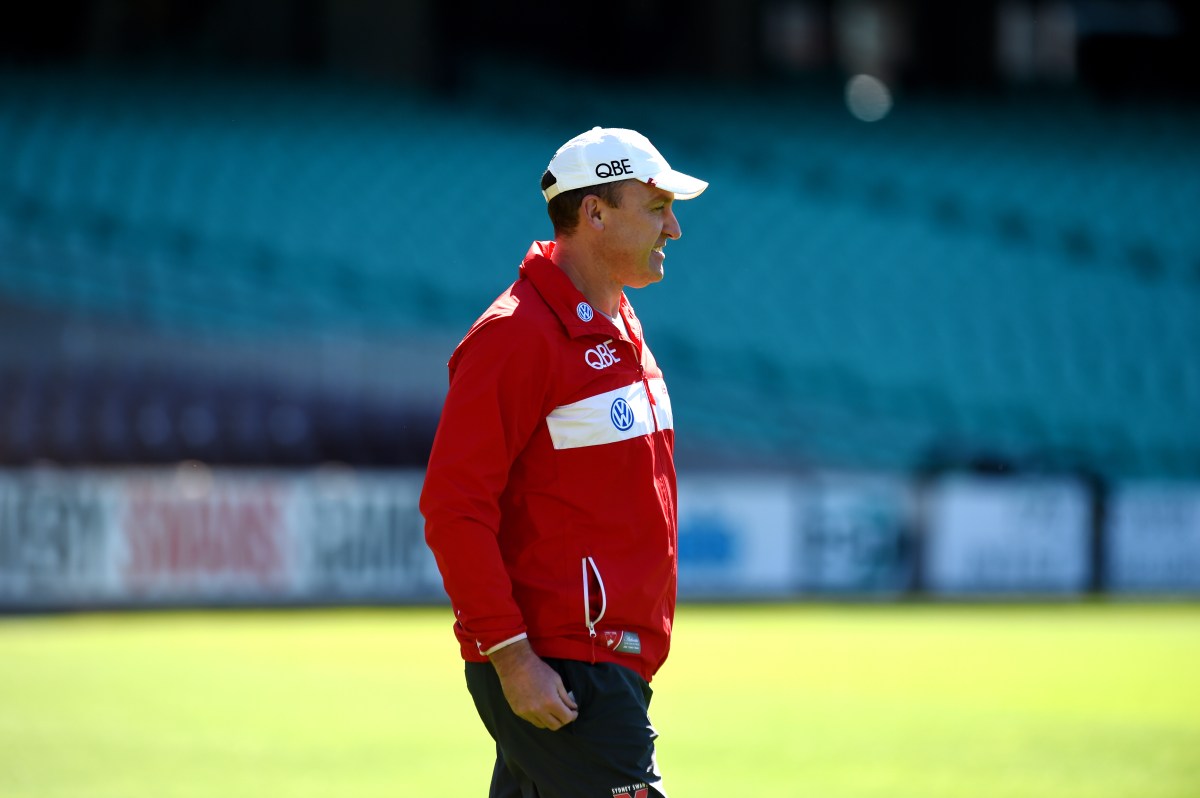 Sydney Swans Coach John Longmire during a training session at the Sydney Cricket Ground, Sydney, Thursday, Sept. 15, 2016. The Swans will play the Adelaide Crows in an AFL Semi Final at the SCG on Saturday. (AAP Image/Dean Lewins) NO ARCHIVING