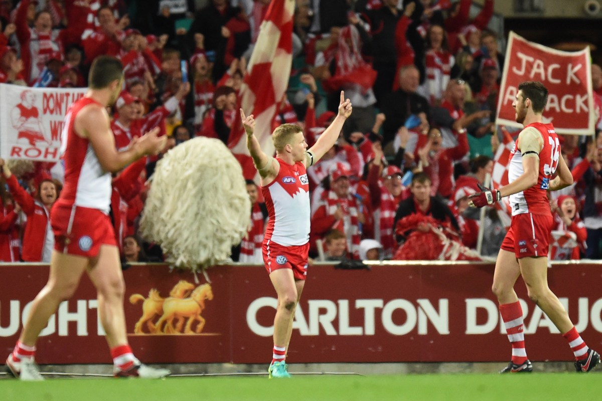 Dan Hannebery of the Swans celebrates after kicking a goal during the 1st semi-final AFL match between the Sydney Swans and the Adelaide Crows at the Sydney Cricket Ground in Sydney, Saturday, Sept. 17, 2016. (AAP Image/Dean Lewins) NO ARCHIVING, EDITORIAL USE ONLY