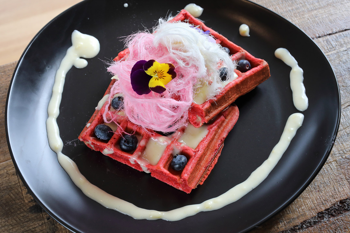 indaily_commissary_waffle_berry_dessert1