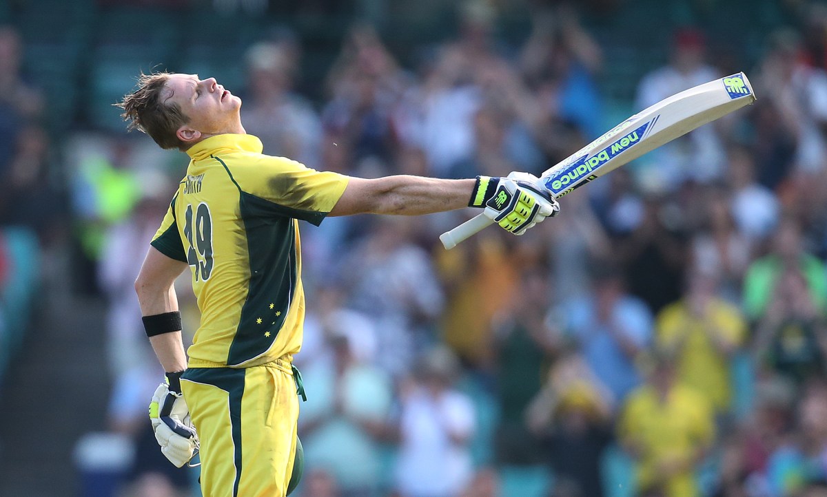 Australian captain Steve Smith gestures to the crowd after scoring 150 runs while on his way to score 164 runs, a new one day record at the SCG, during the first One Day International between Australia and New Zealand at the SCG in Sydney, Sunday, Dec. 4, 2016. (AAP Image/David Moir) NO ARCHIVING, EDITORIAL USE ONLY, IMAGES TO BE USED FOR NEWS REPORTING PURPOSES ONLY, NO COMMERCIAL USE WHATSOEVER, NO USE IN BOOKS WITHOUT PRIOR WRITTEN CONSENT FROM AAP