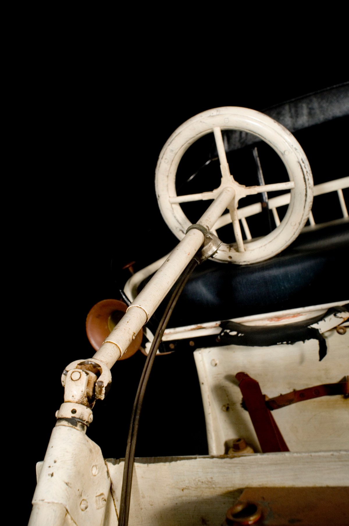 Detail of the articulated steering system.
