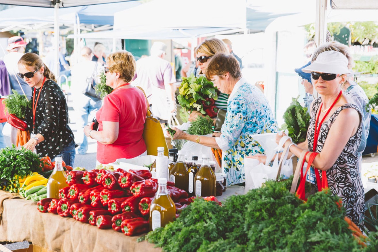 Shoppers at the Adelaide Showground Farmers' Market. 