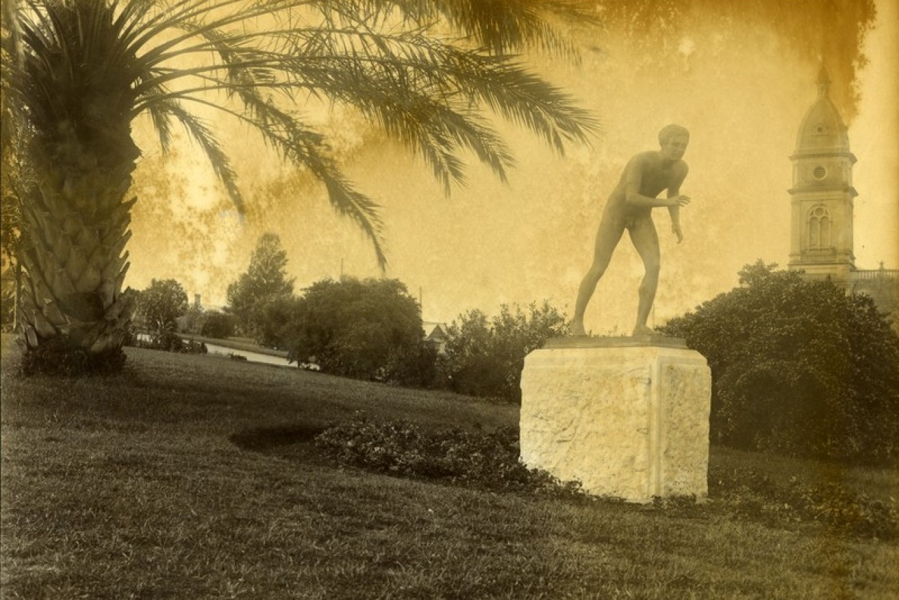 The statue of The Athlete in Brougham Gardens, c. 1900s.

Image courtesy Adelaide City Council Archives. Historical Pictorial Collection HP0585.