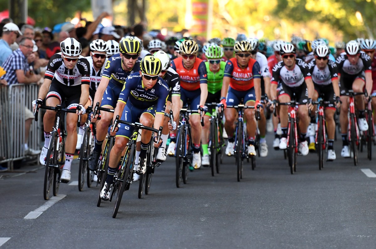 The peloton takes a corner during the People's Choice Classic at the Tour Down Under in Adelaide, Sunday, Jan. 15, 2017. (AAP Image/Dan Peled) NO ARCHIVING, EDITORIAL USE ONLY