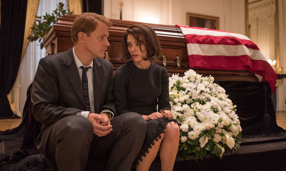 Peter Sarsgaard and Natalie Portman as Bobby and Jackie Kennedy. 