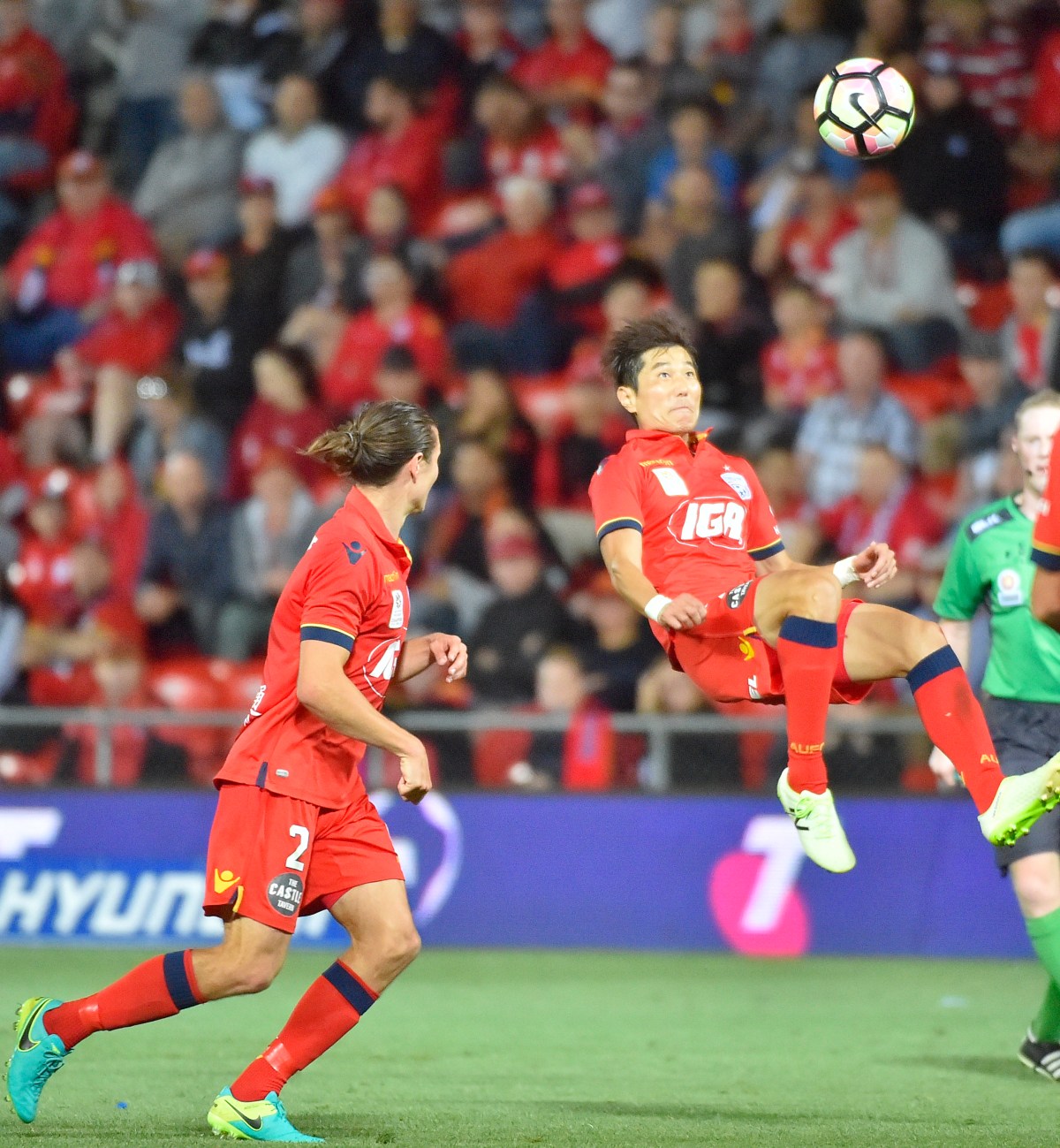 United's Kim Jae-sung of in action against the Newcastle Jets. Photo: AAP/David Mariuz