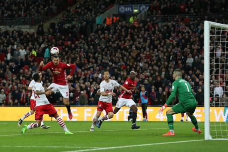 Ibrahimovic uses his head to win League Cup for United