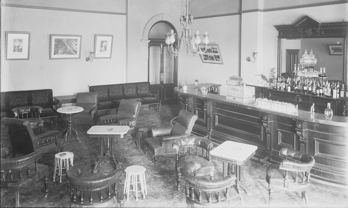 The lounge bar of the South Australian Hotel. Image courtesy of the State Library of South Australia, SLSA: PRG 733/369