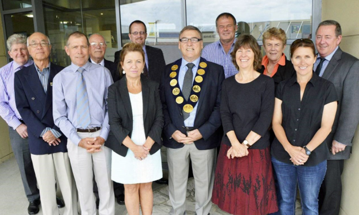 Kangaroo Island Council. (Left to right) Graeme Connell (resigned), Ken Liu, Deputy Mayor Graeme Ricketts, Peter Denholm, Cathie Tydeman, Andrew Boardman (CEO), Mayor Peter Clements, Larry Turner, Pip Masters, Joy Willson, Sharon Kauppila and Ted Botham (Director Council Services).