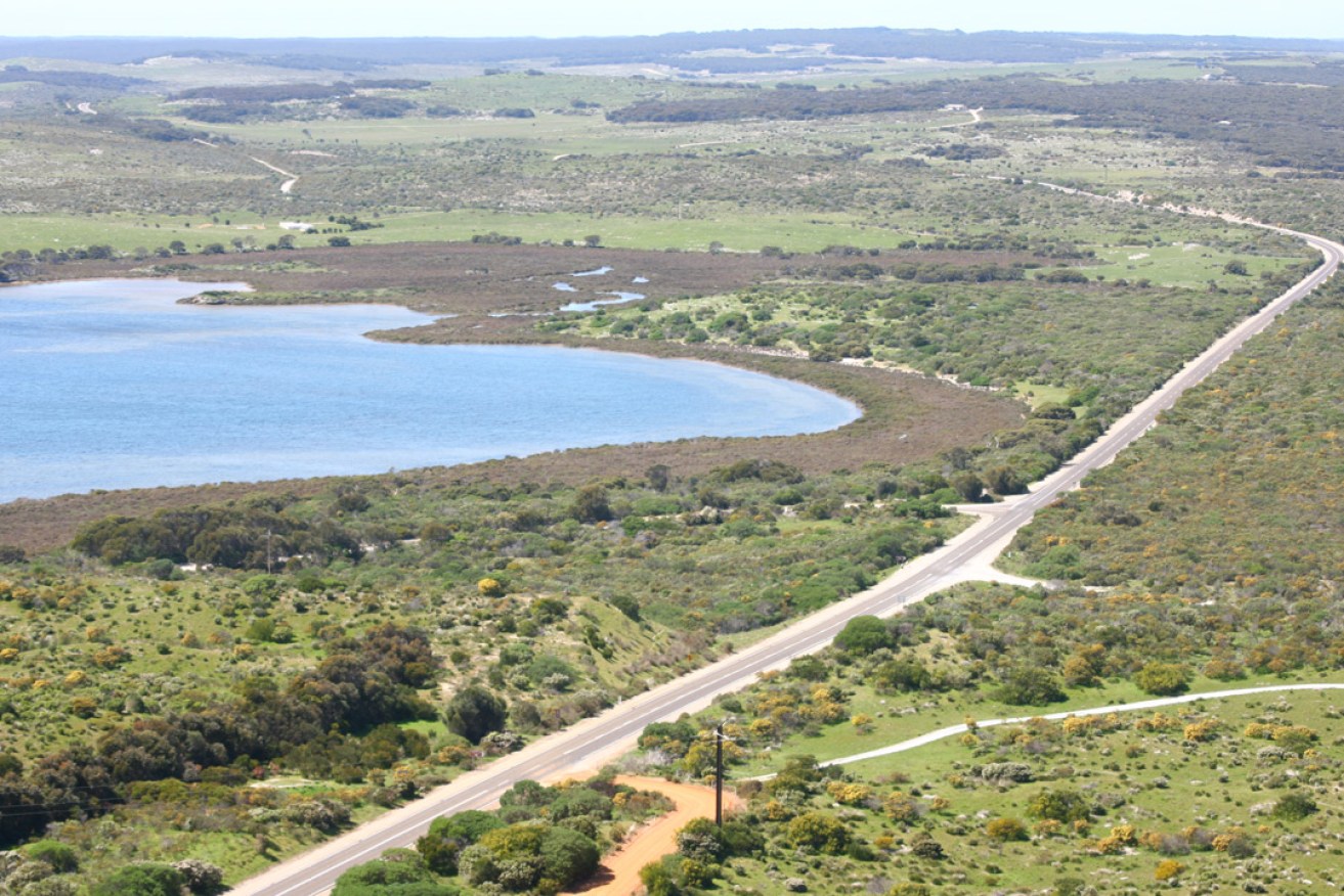 The Kangaroo Island Council cannot keep up with the cost of maintaining the island's roads, Mayor Peter Clements says. Photo: Andrea Castelli/Flickr