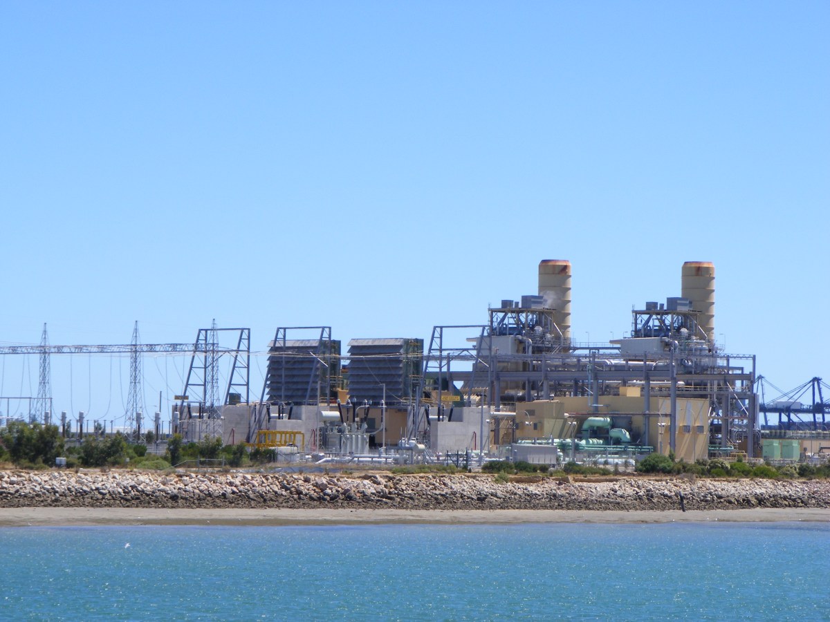 Pelican Point power station. Image: Peripitus/Wikimedia Commons
