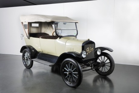 Time and place: Edwin Brown’s “plagiarised” hybrid Ford/Holden