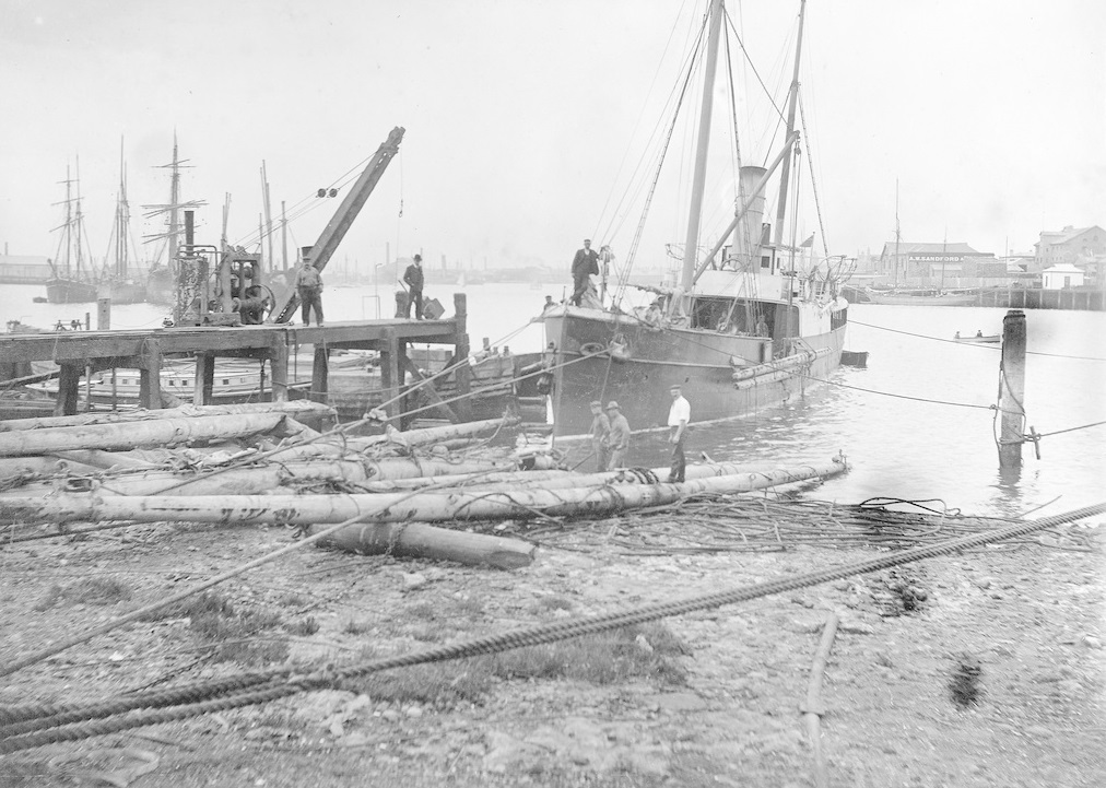 SS Governor Musgrave with spars from the wreck of Norma, Port Adelaide, 1907. Image courtesy Searcy Collection, State Library of South Australia SLSA: PRG 280/1/1/299