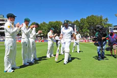 Graeme Smith goes into bat for Aussie cricketers