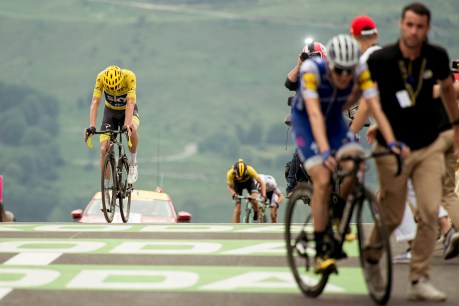 Froome falters in dramatic day on Tour