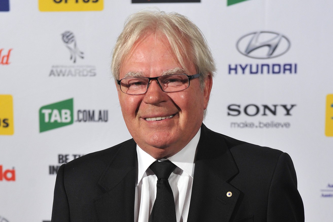 Veteran Australian football broadcaster Les Murray has died aged 71. Photo: AAP/Paul Miller