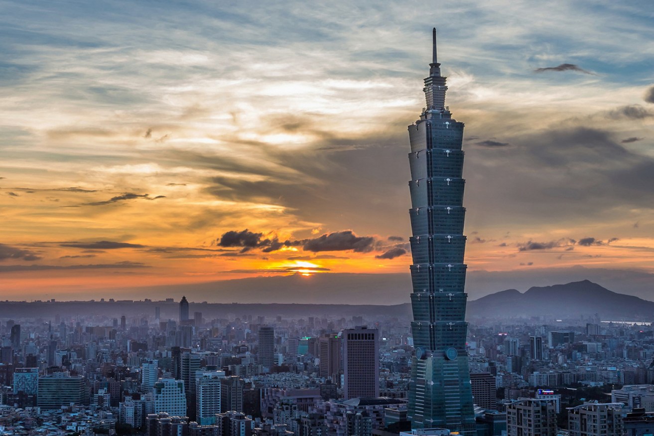 Sunset view: the Taipei 101 is one of the largest skyscrapers in Asia. Photo: tsaiian/flickr