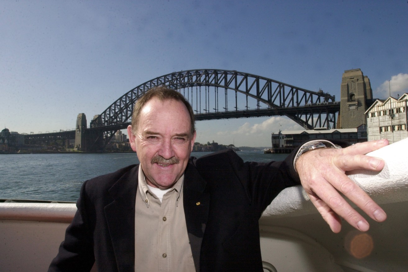 Ian Kiernan in 2000 on "Clean Up Sydney Day", an extension of Clean Up Australia Day ahead of the Olympics. Photo: AAP/Dean Lewins