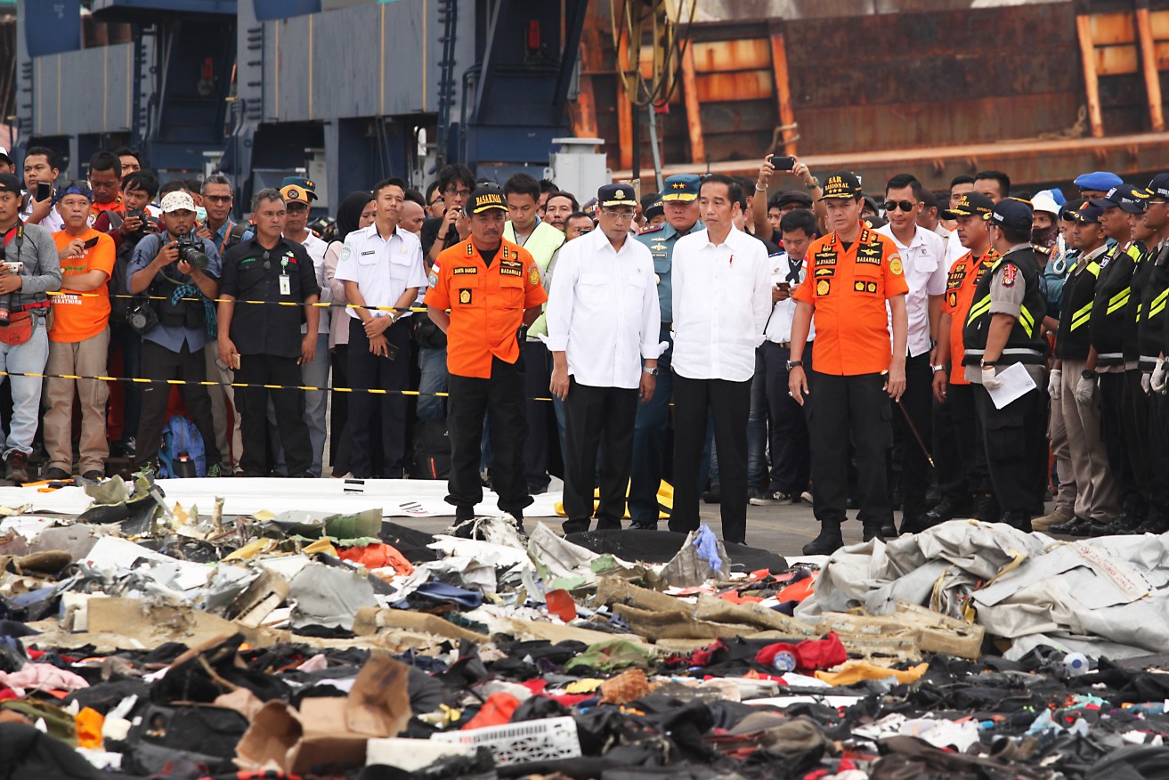 President Joko Widodo viewing debris and passenger items from the crashed Lion Air flight. Photo: Eddy Purwanto/NurPhoto/Sipa USA