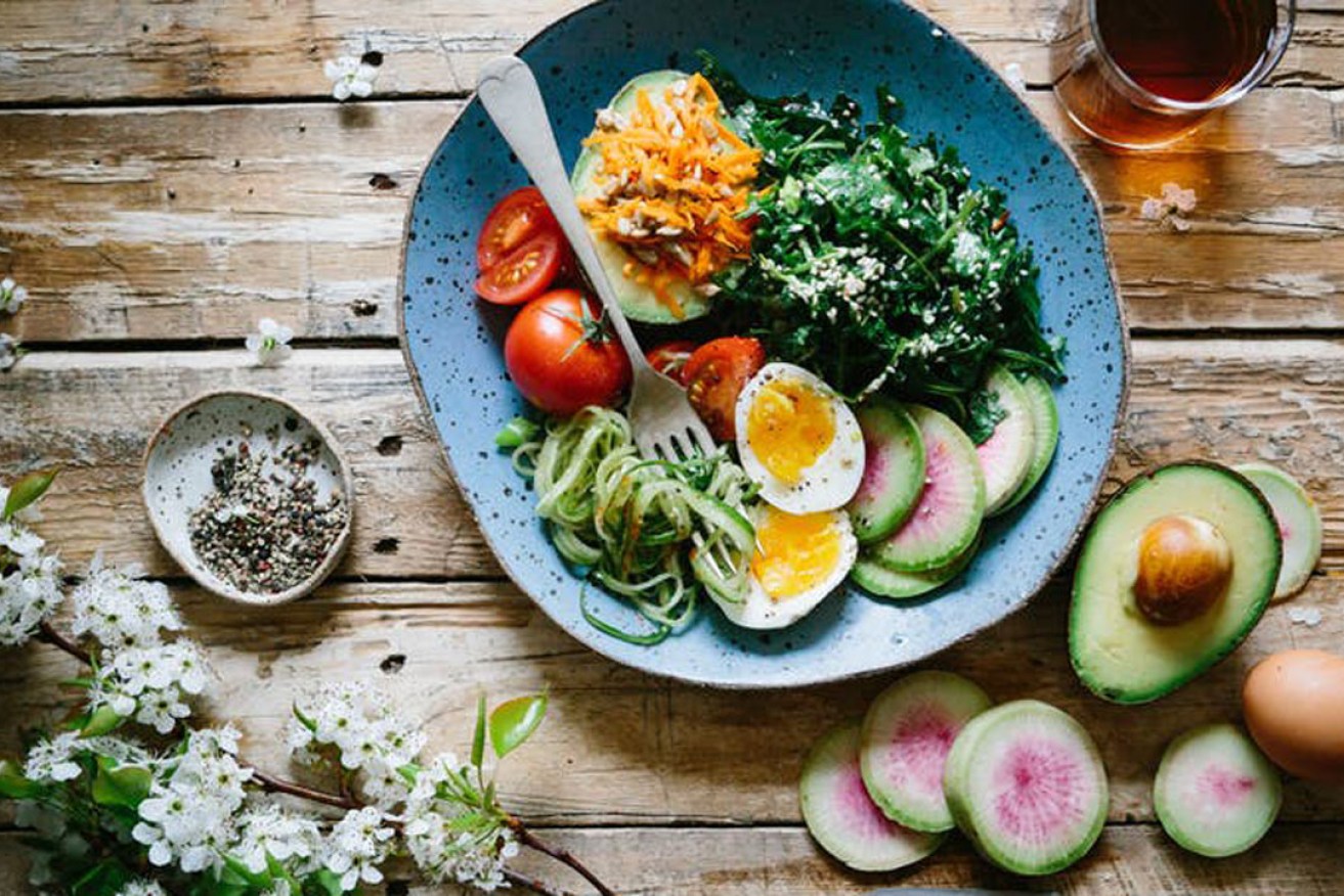 Four out of five experts say a vegetarian diet is healthier. Photo: Brooke Lark / unsplash