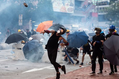 “Dangerous situation” in Hong Kong as protests, clashes worsen