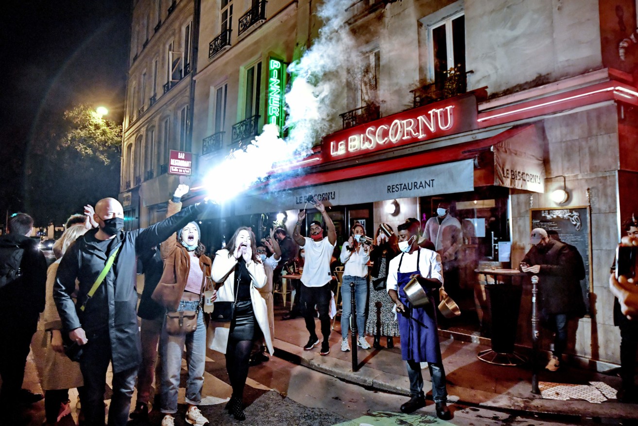 Restaurant owners in Paris protest against Covid-19 emergency measures. Photo: Karim Ait Adjedjou/Avenir Pictures/ABACAPRESS.COM.