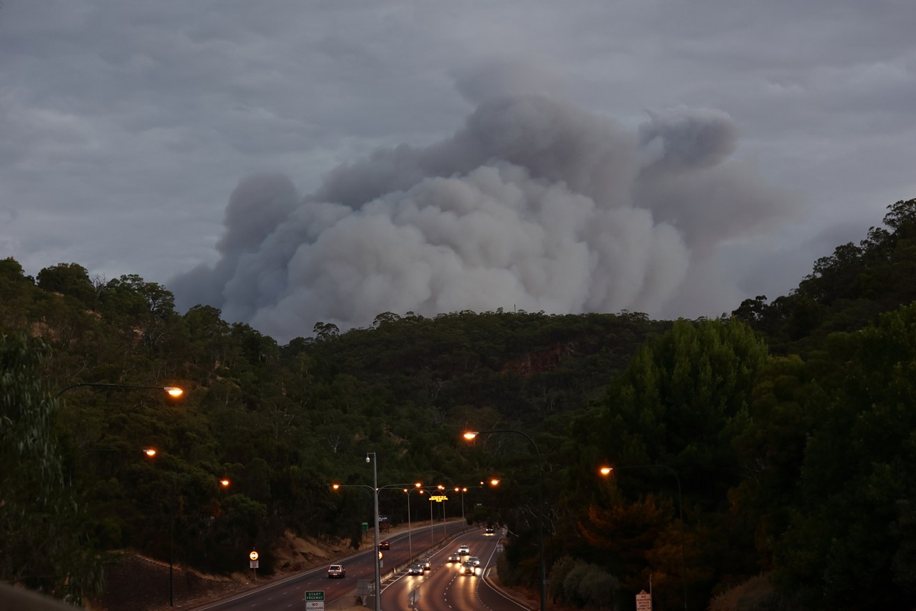 The smoke plum over the Hills on Sunday. Photo: Tony Lewis/InDaily