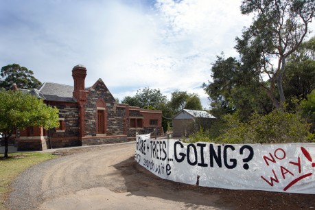 New costings to move Urrbrae gatehouse as Premier weighs in