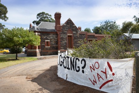Uni pursues ‘legal rights’ to stop Urrbrae gatehouse demolition